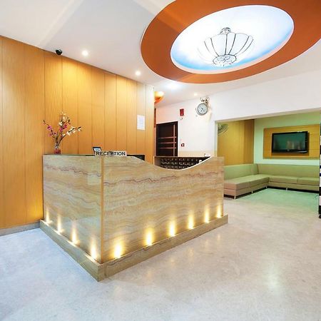 Hotel Apra Inn นิวเดลี ภายนอก รูปภาพ