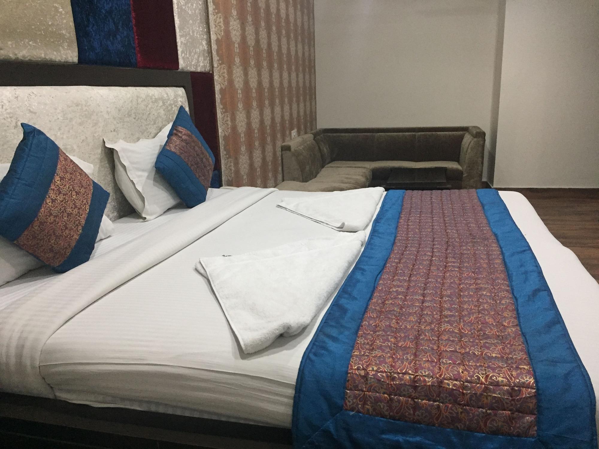 Hotel Apra Inn นิวเดลี ภายนอก รูปภาพ