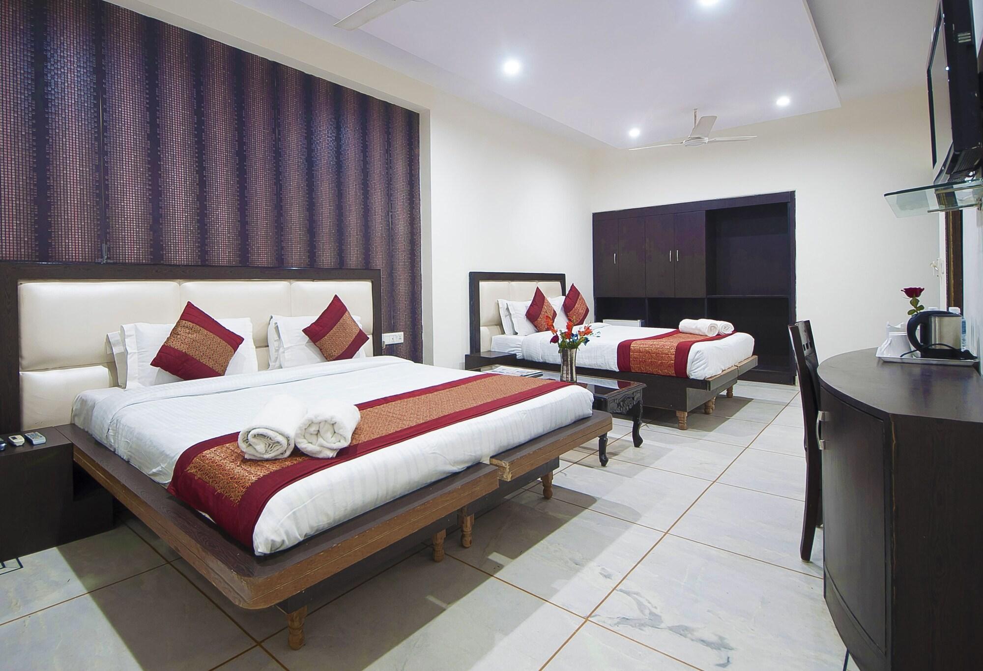 Hotel Apra Inn นิวเดลี ภายนอก รูปภาพ