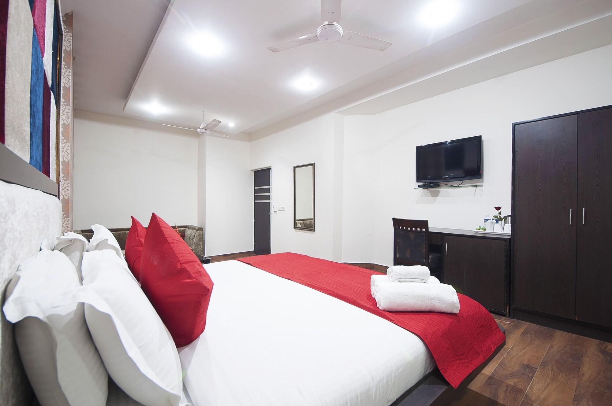 Hotel Apra Inn นิวเดลี ภายนอก รูปภาพ