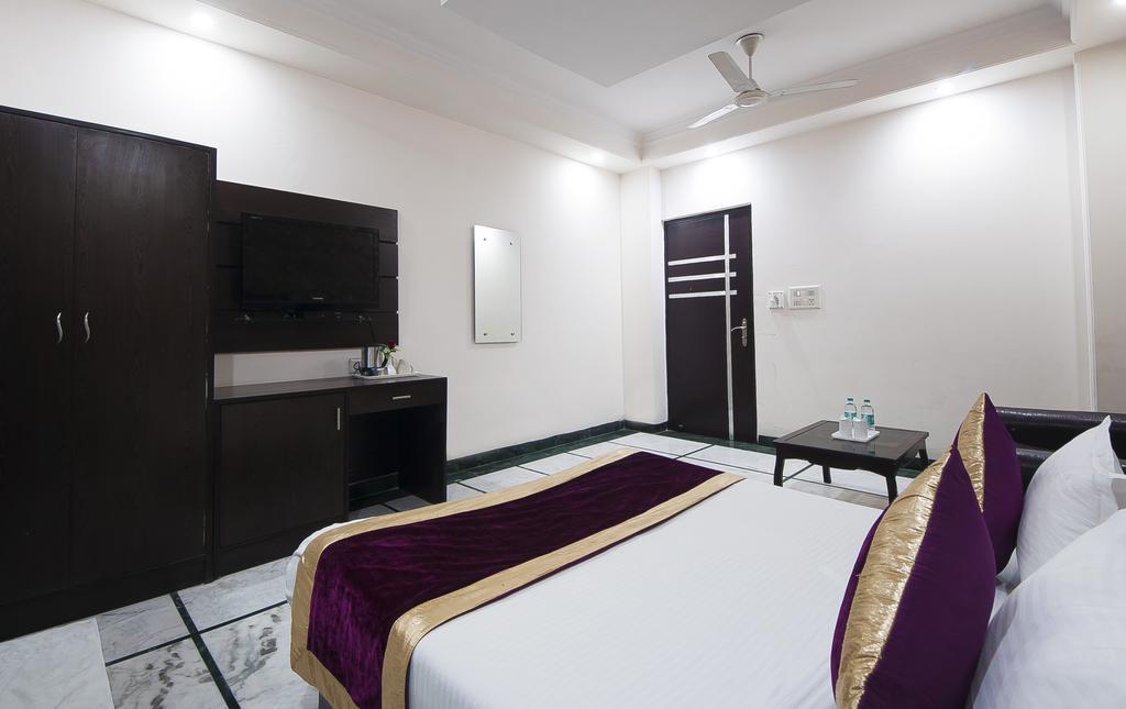 Hotel Apra Inn นิวเดลี ภายนอก รูปภาพ