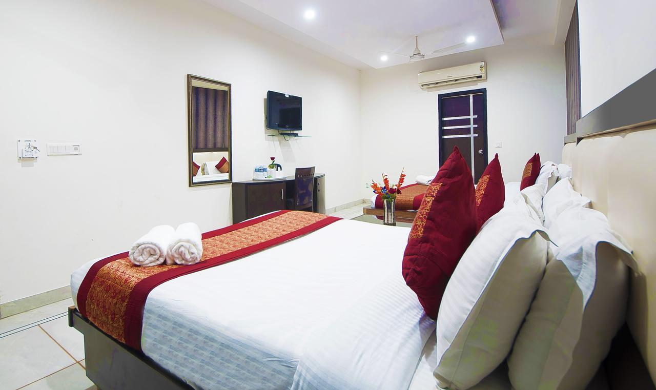 Hotel Apra Inn นิวเดลี ภายนอก รูปภาพ