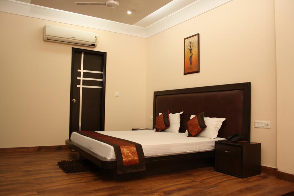 Hotel Apra Inn นิวเดลี ภายนอก รูปภาพ